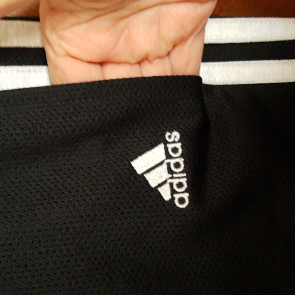 Adidas Ladies Black & White 2 Pocket Drawstring Exercise Capris, Size Small - Picture 3 of 13
